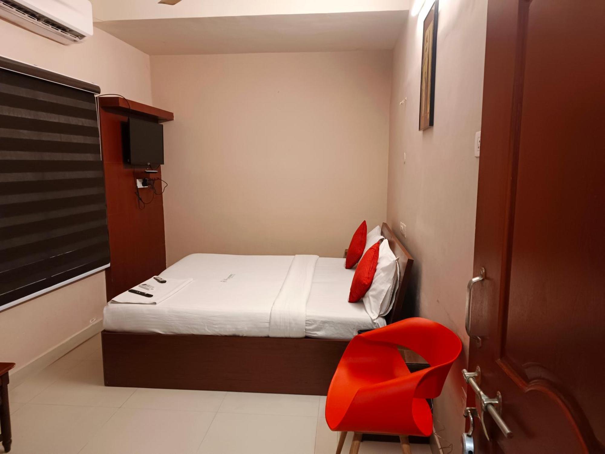 Hotel I-Way Residency Perungudi Madras Buitenkant foto