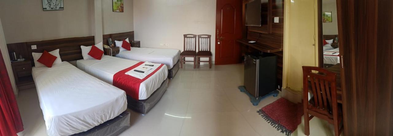 Hotel I-Way Residency Perungudi Madras Buitenkant foto