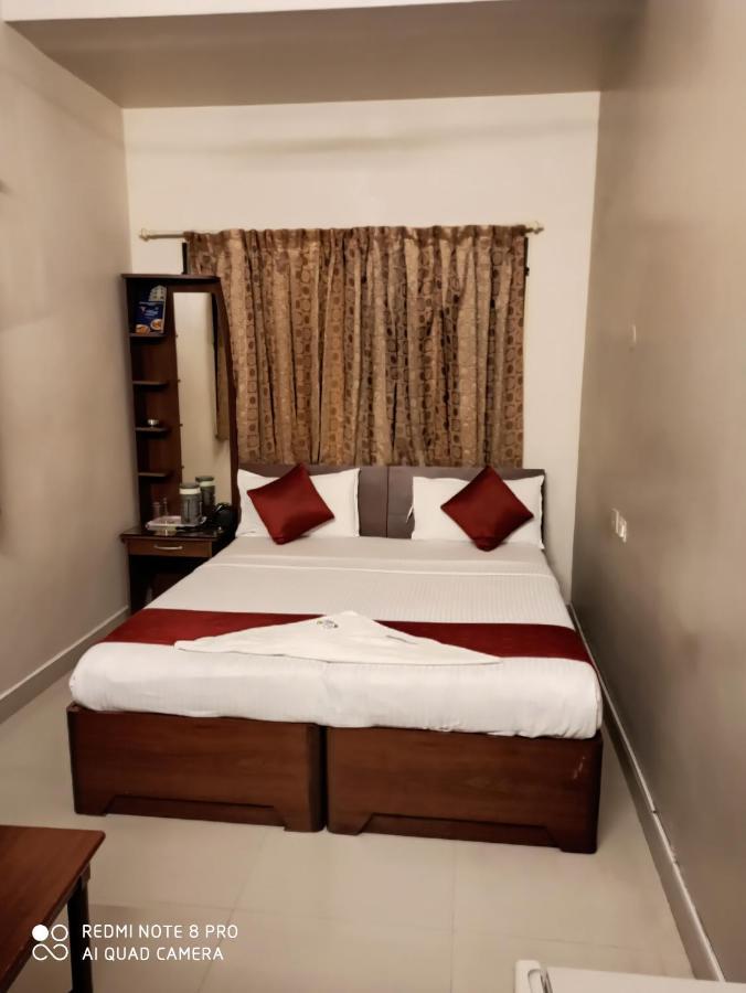 Hotel I-Way Residency Perungudi Madras Buitenkant foto