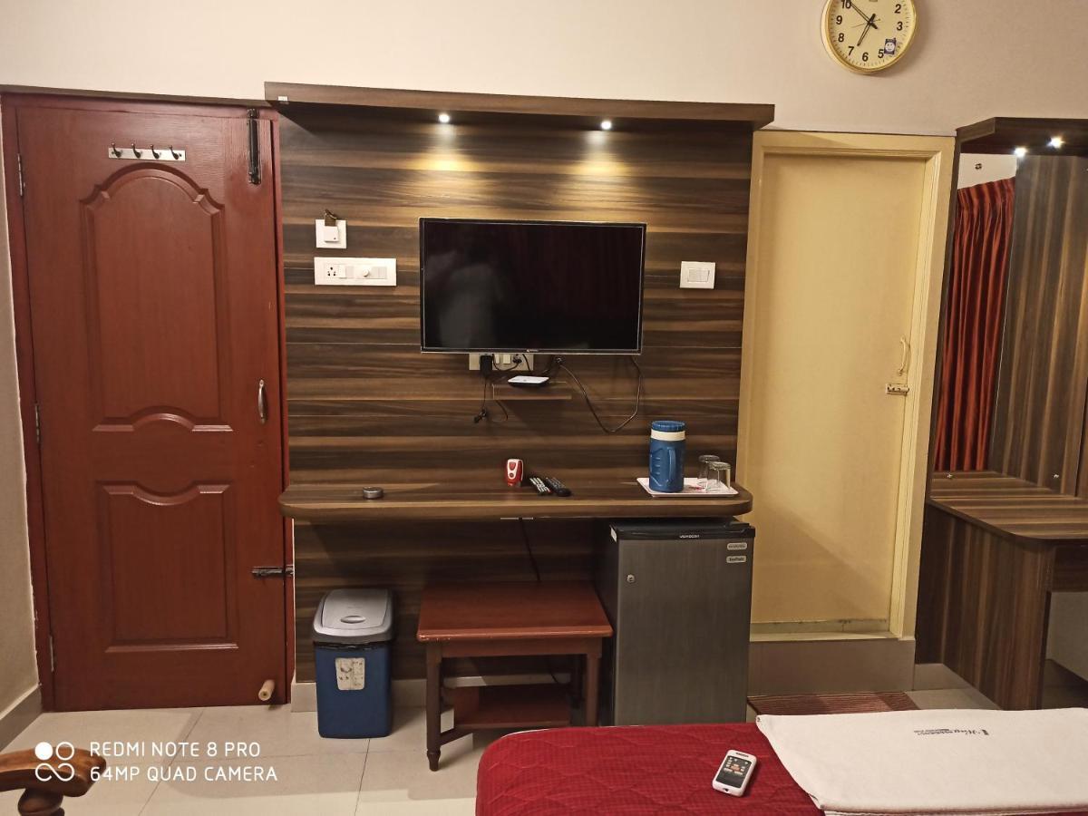 Hotel I-Way Residency Perungudi Madras Buitenkant foto